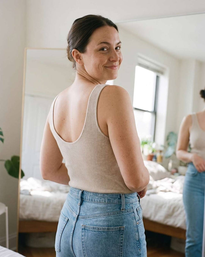 Smooths your back